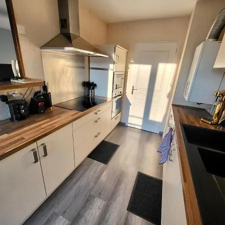 Apartment Tichnich - 2 Bedrooms - 1 Min Away From Train Station Annemasse