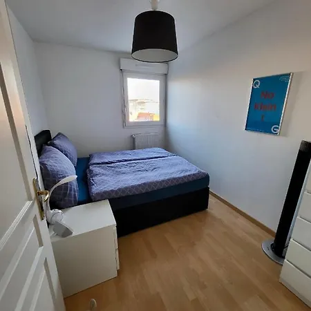 Apartment Tichnich - 2 Bedrooms - 1 Min Away From Train Station *